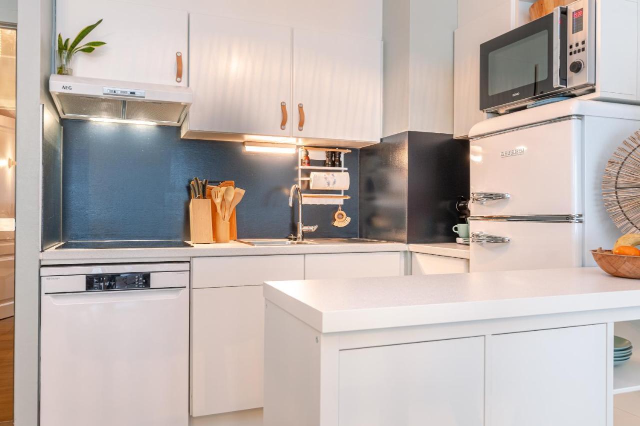 Be At Sea In All-in Luxury , Outdoor Pool, Side Seaview Apartment *